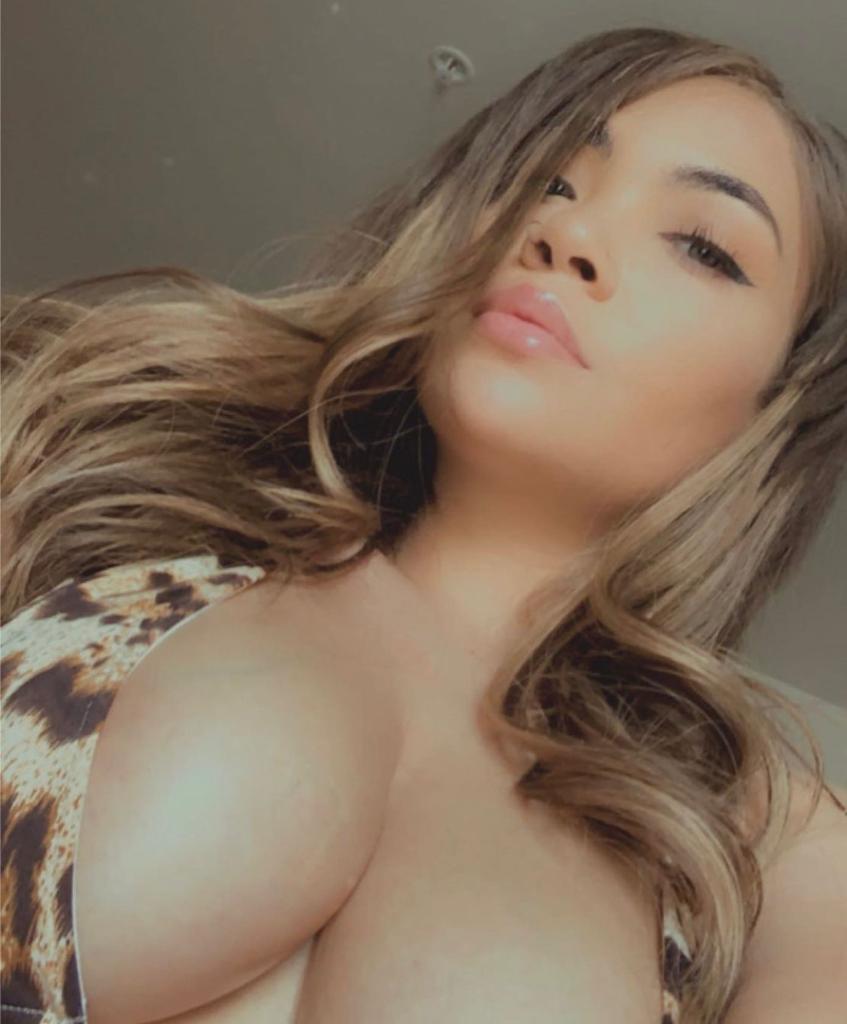 Freaky fun 🤩👅🇨🇦👅