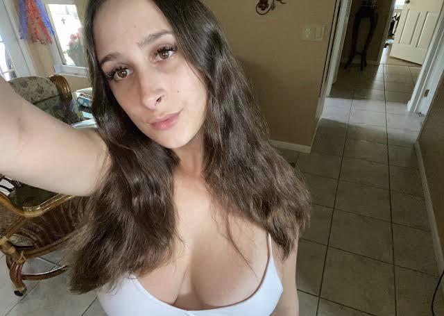 I’m available for hookup services. Incalls, outcalls cars and hotels bookings.