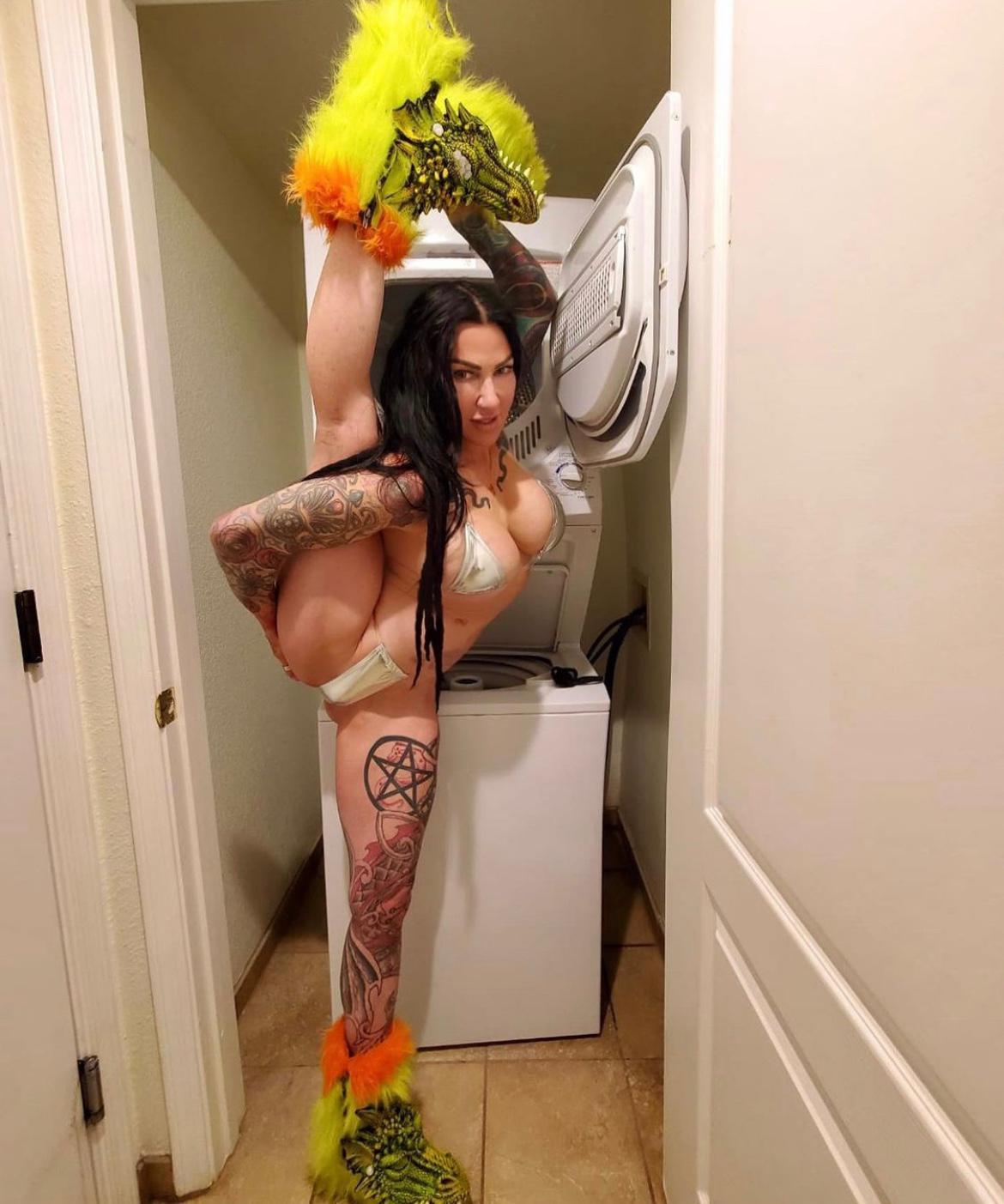 CREAMPIE JUICY💦🍑🍆ESCORT AVAILABLE FOR HOOKUP NEAR YOU (224) 366-9278