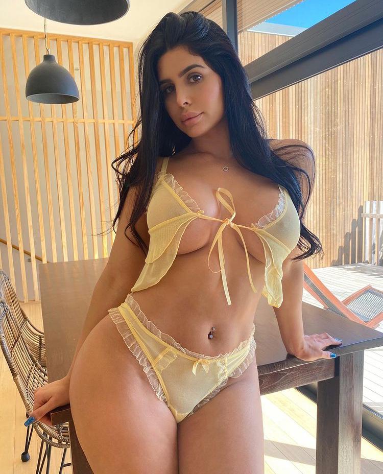 H O O K U P 🍆💦🍑 AVAILABLE FOR BOTH INCALL / OUTCALL 438-807-9477