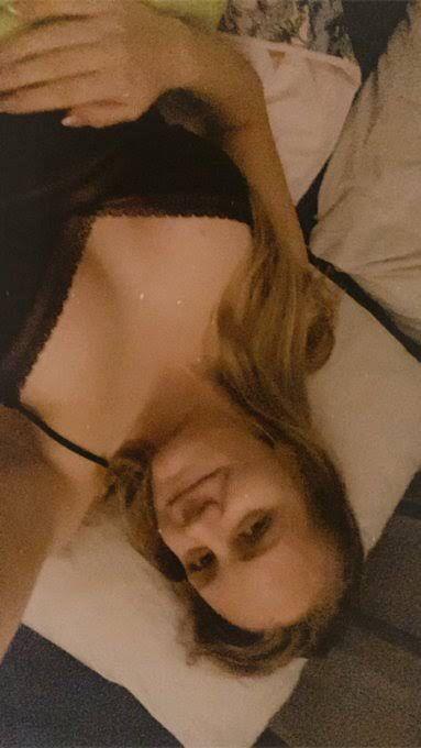 AM AVAILABLE FOR HOOK UP FUN