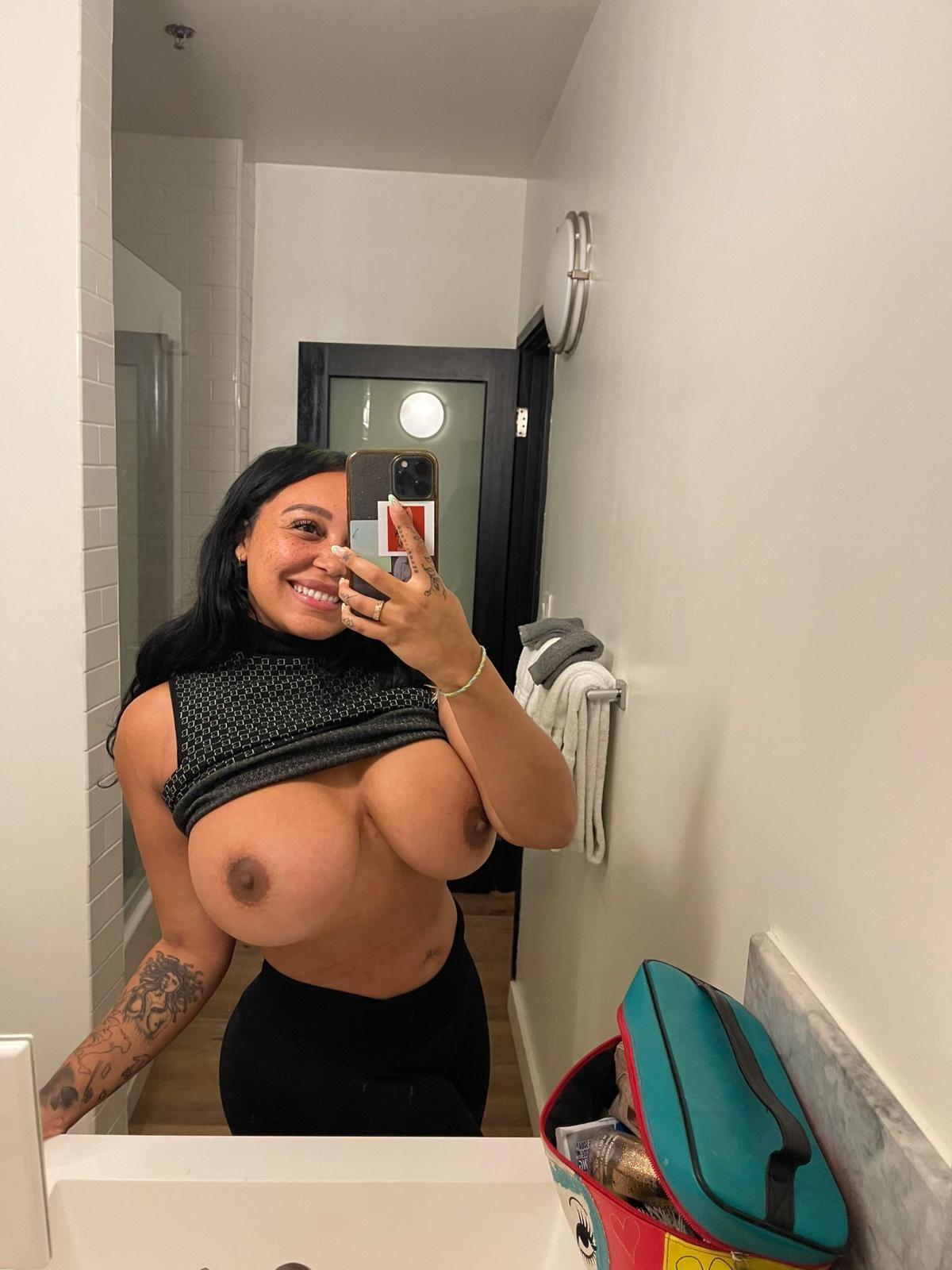 Down to fuck? Text me 💦🥵🍆👅