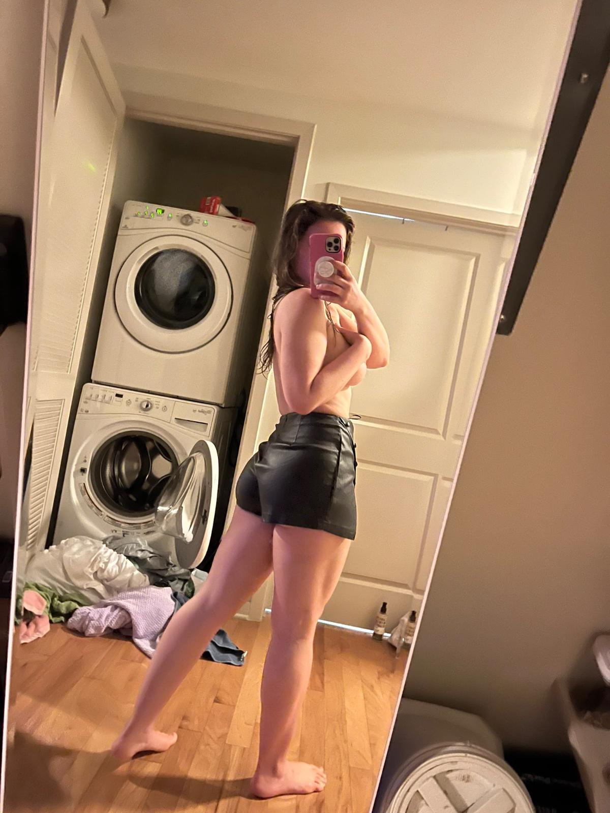 HOT CHICK SERVICE🥰