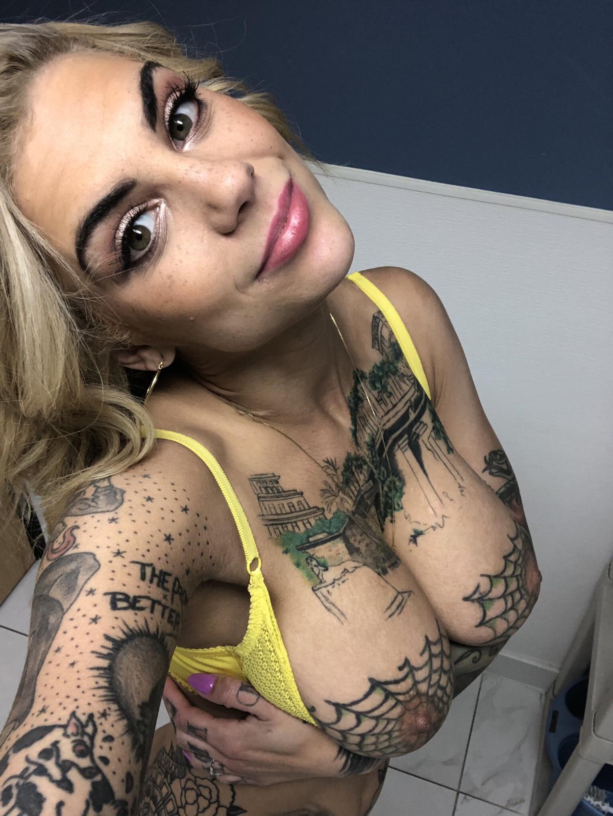 WET,CURVY ,EROTIC,JUICY WET PUSSY AVAILABLE 3025017434