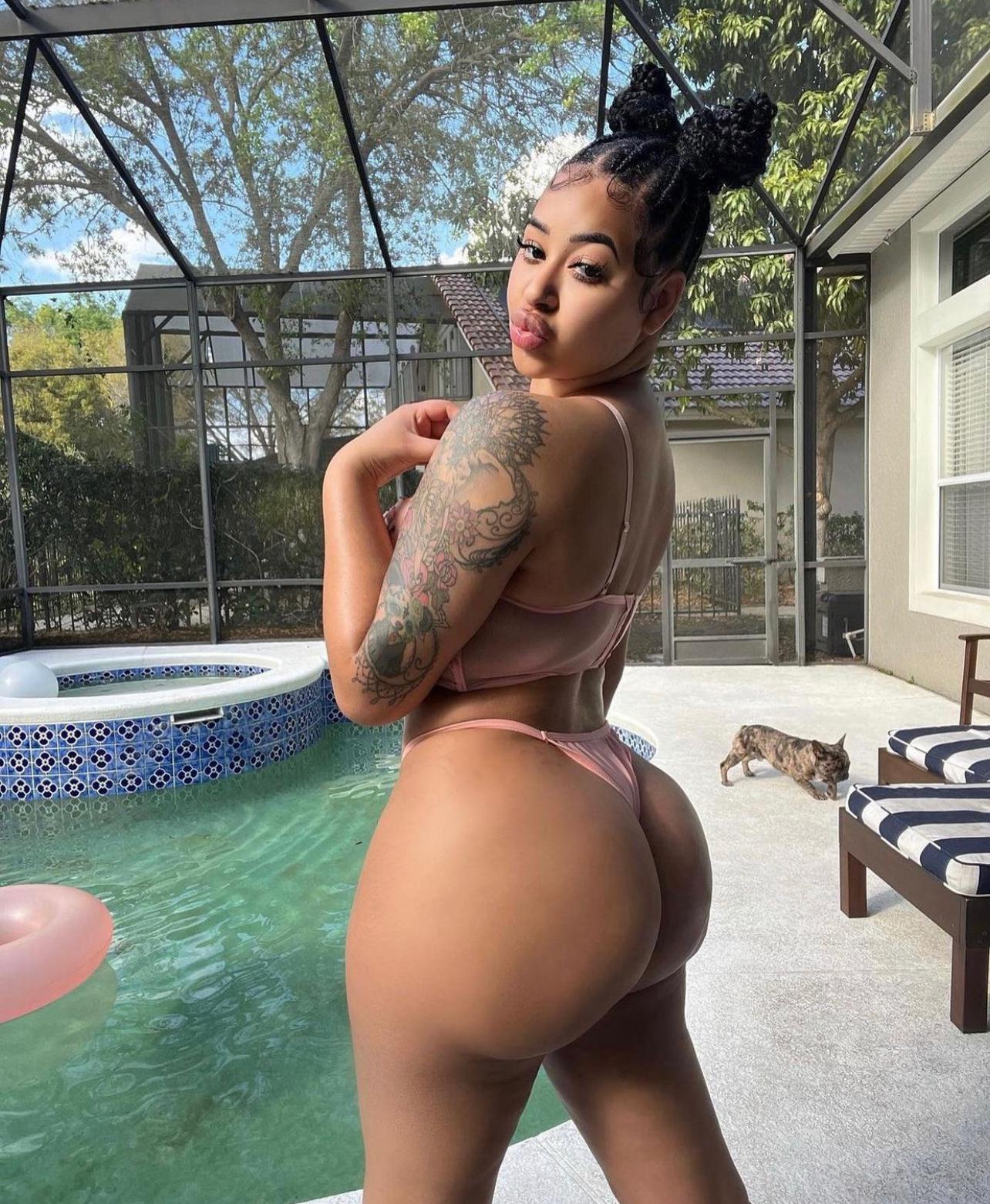 Sexy juicy pussy👅