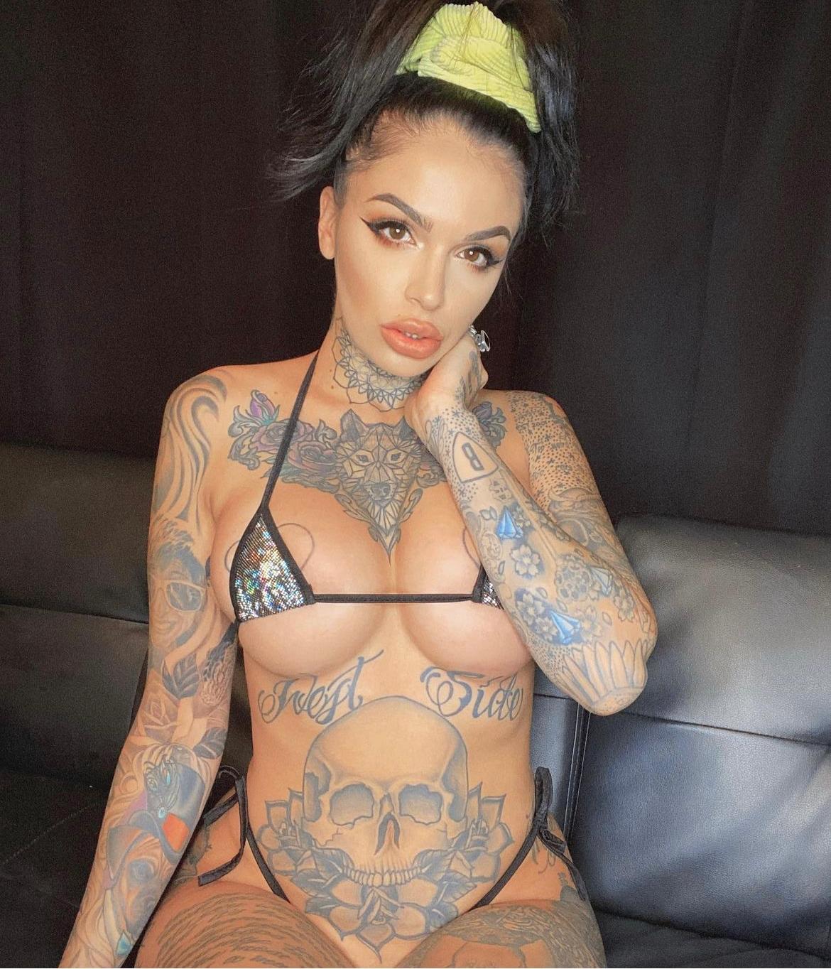 HOOKUP SEX AND SELL PARTY FAVORS🥰