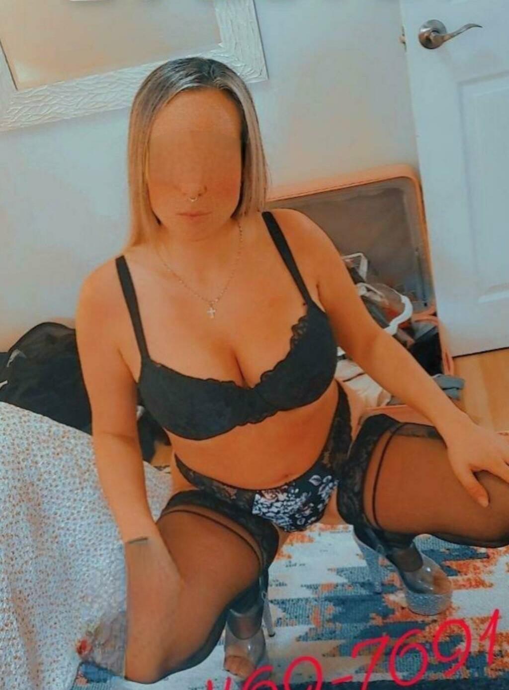 COME GET YOUR DICK INSIDE MY WET PUSSY