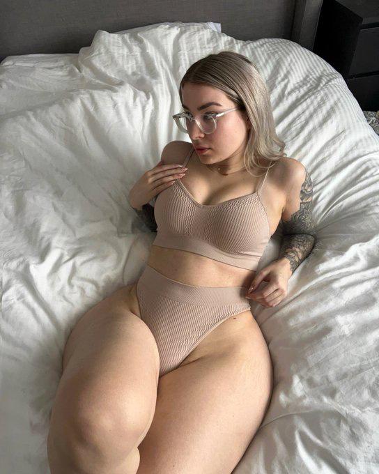 Are you fuck💦🍑🍆 ? Snapchat acortana2020 or text 4699963740 😍