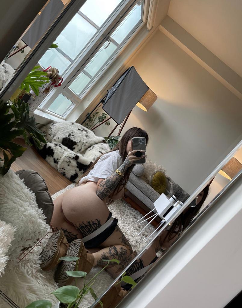 I’m down to hookup add me up on my snap @li_zzy683 or text-9084608837