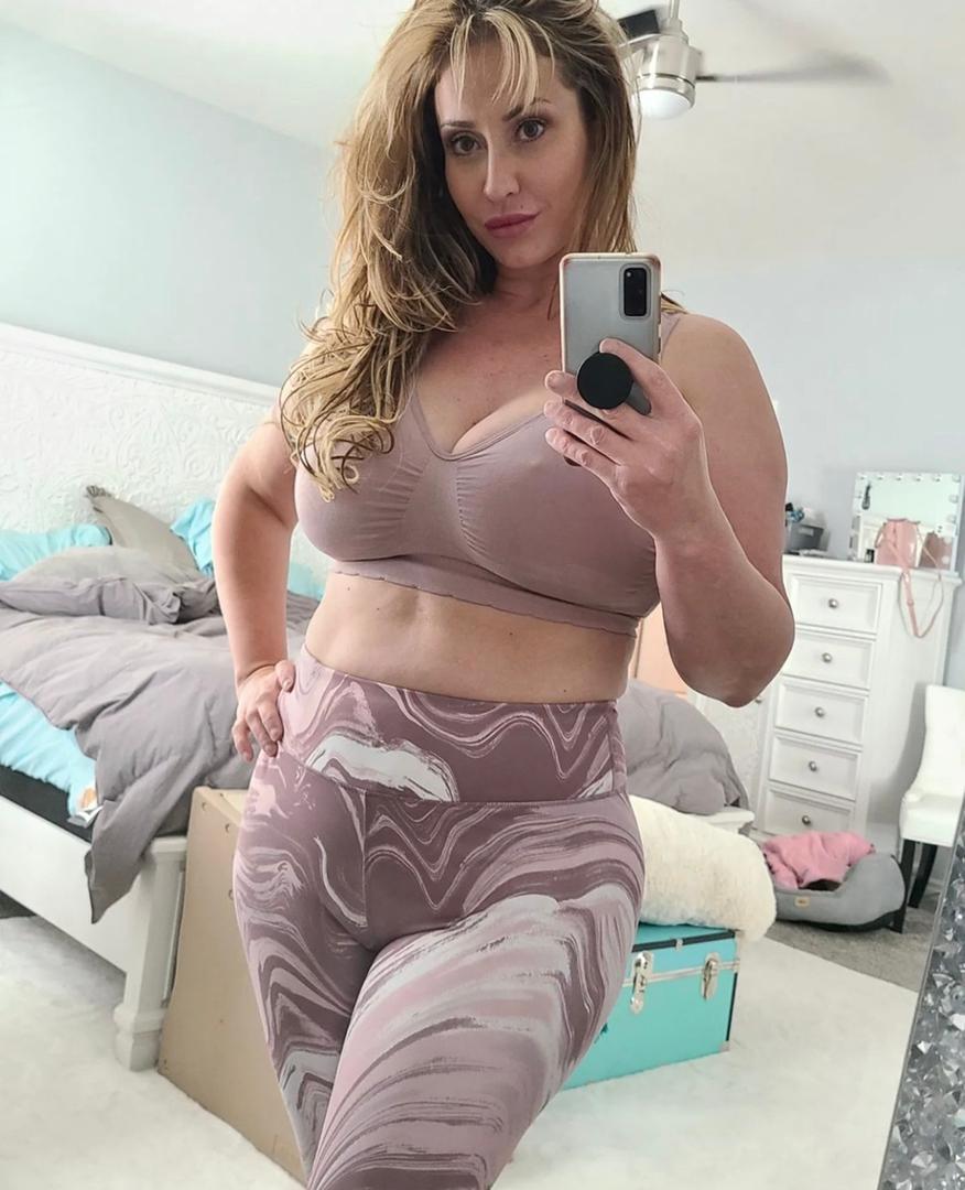Hot and sexy🍆🥶