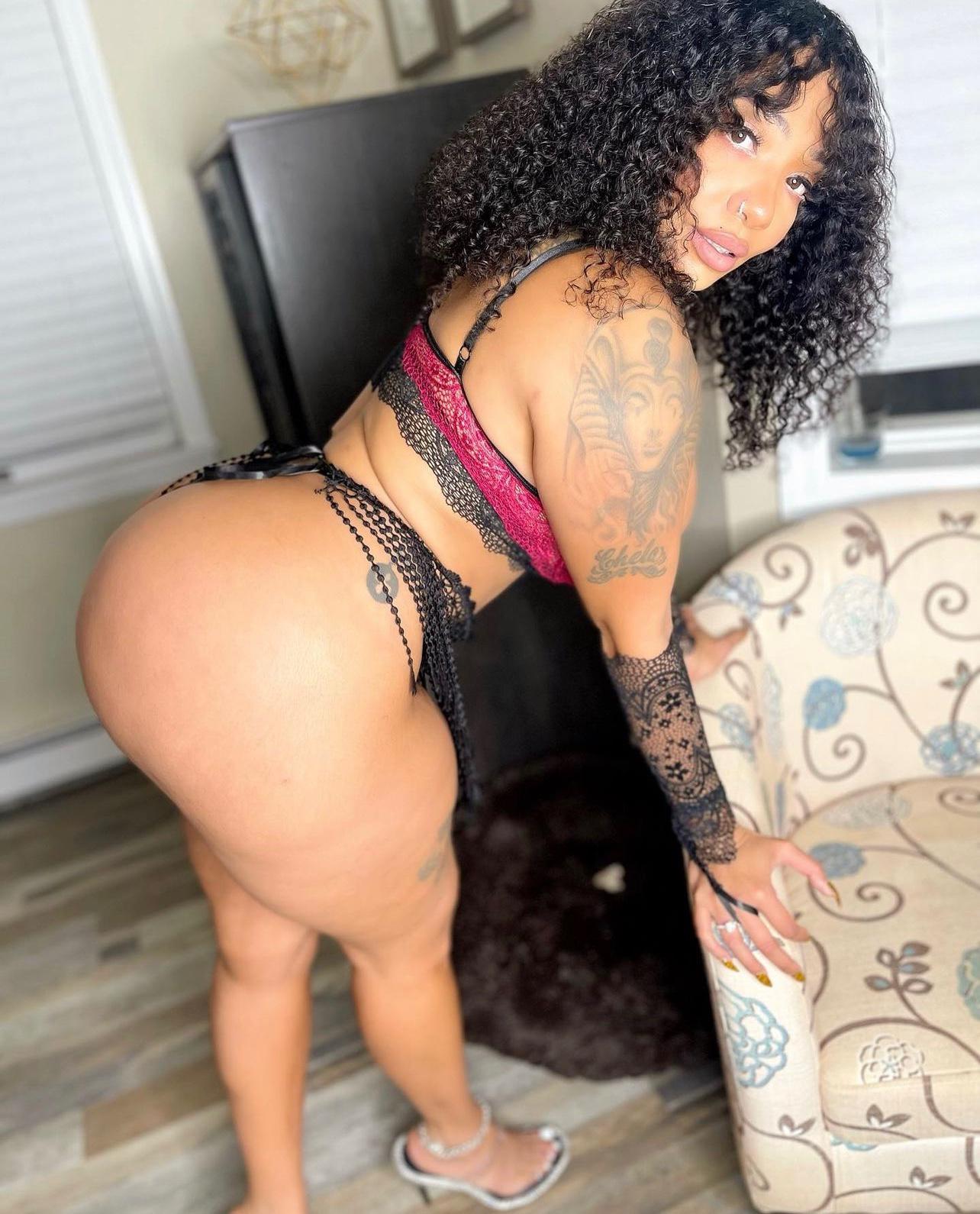 Escort available for sex 🍑👙