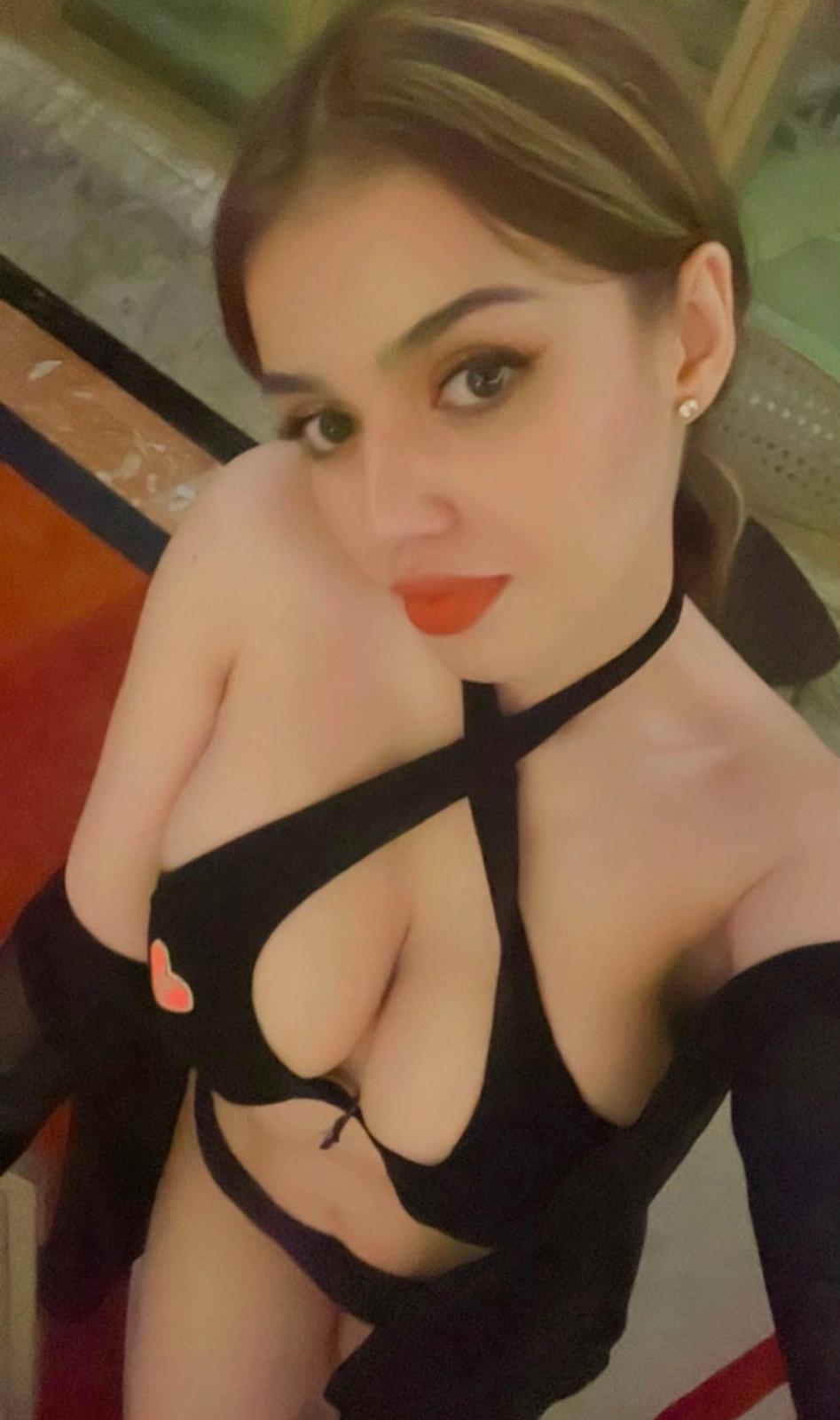 I’m available for hookup ❤️❤️