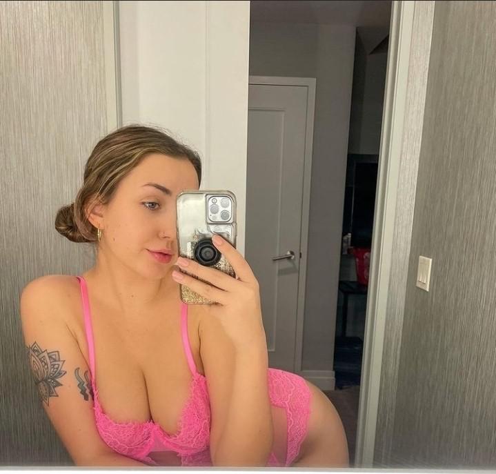 I am Rose Settle, I am available for hookup