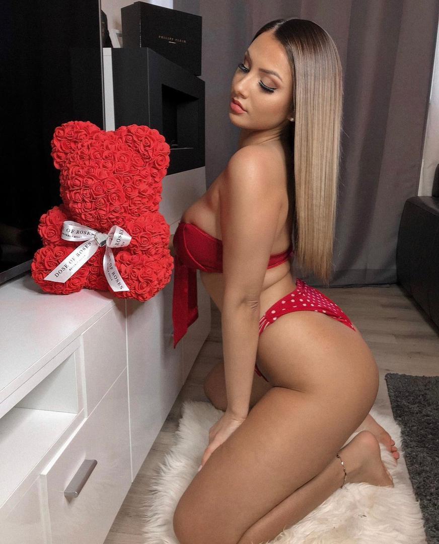I do incall and outcall good service