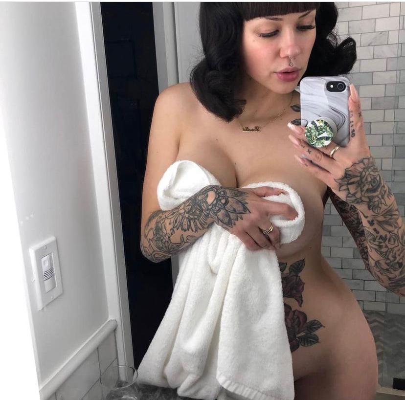 Hot& Nasty😍 Snapchat: laurasimps1011 ,,,, cell phone: 6132099614