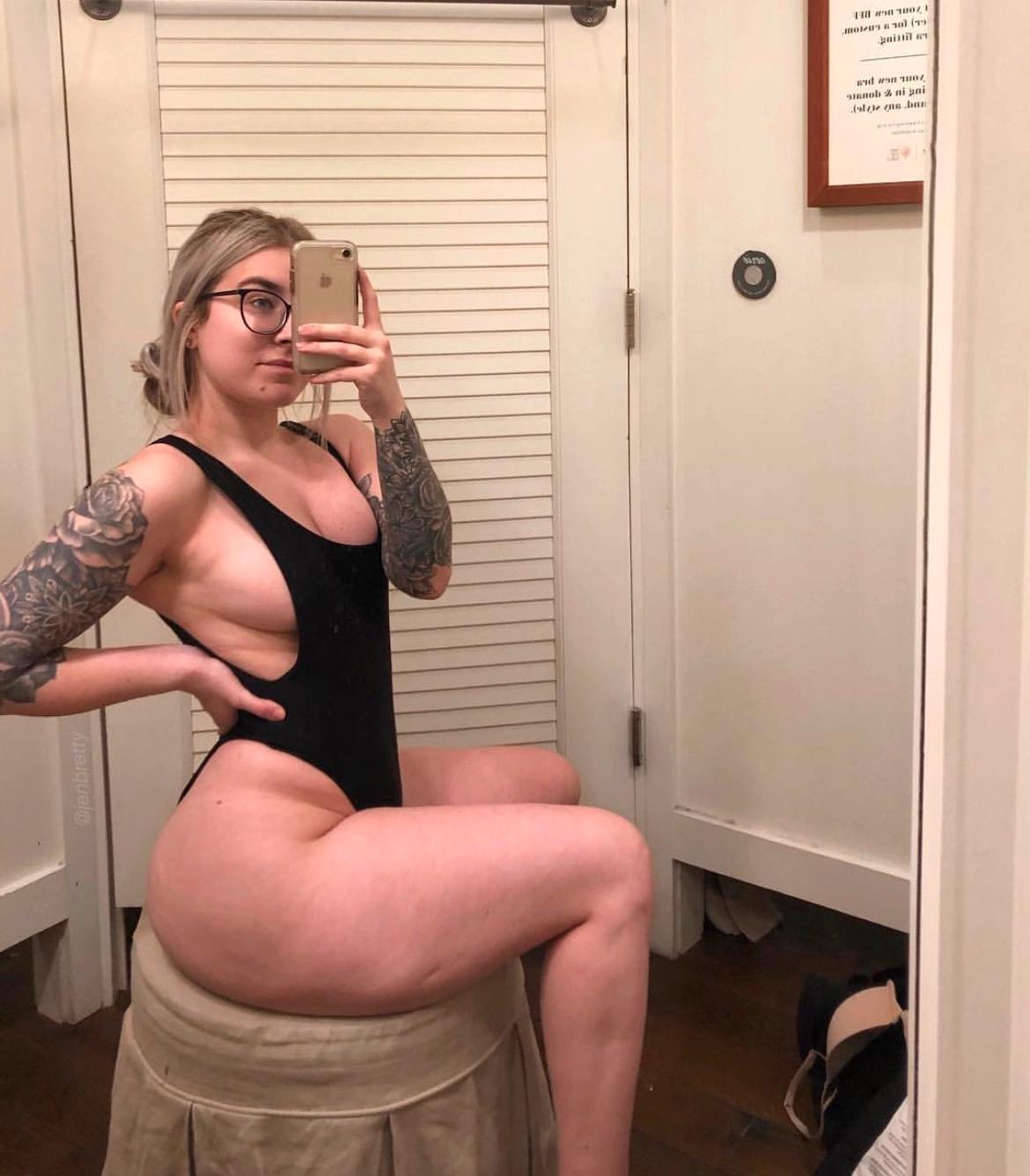AM AVAILABLE FOR MAXIMUM PLEASURE