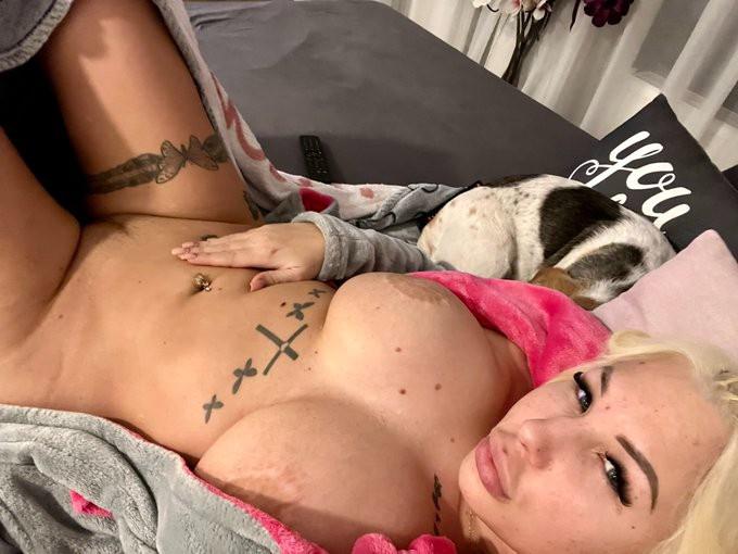 Female Escort, Hookup and meet up