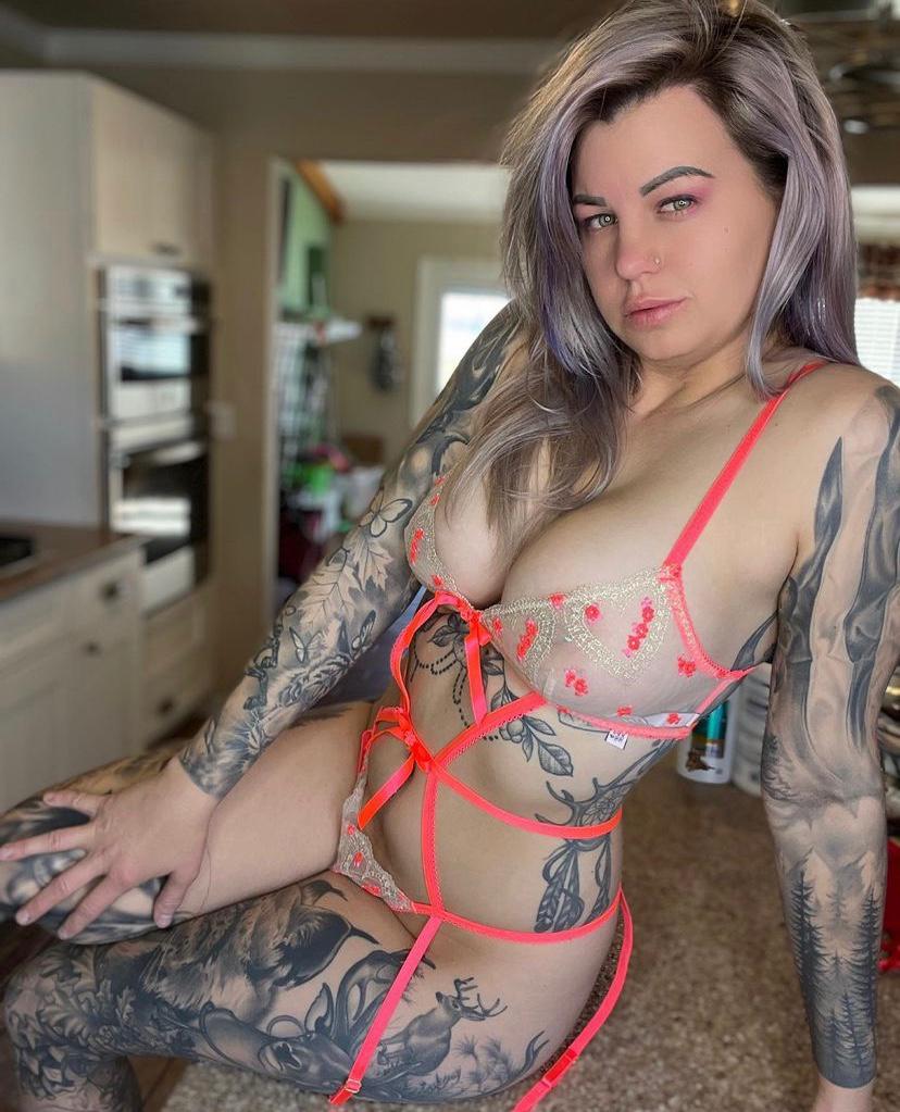 Escort available for hook up sex 💦💦👅👅
