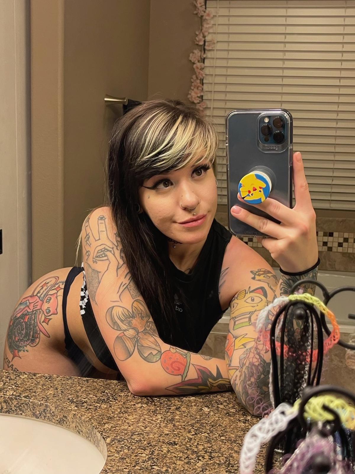 Am available for all kind of hookup service ❤️