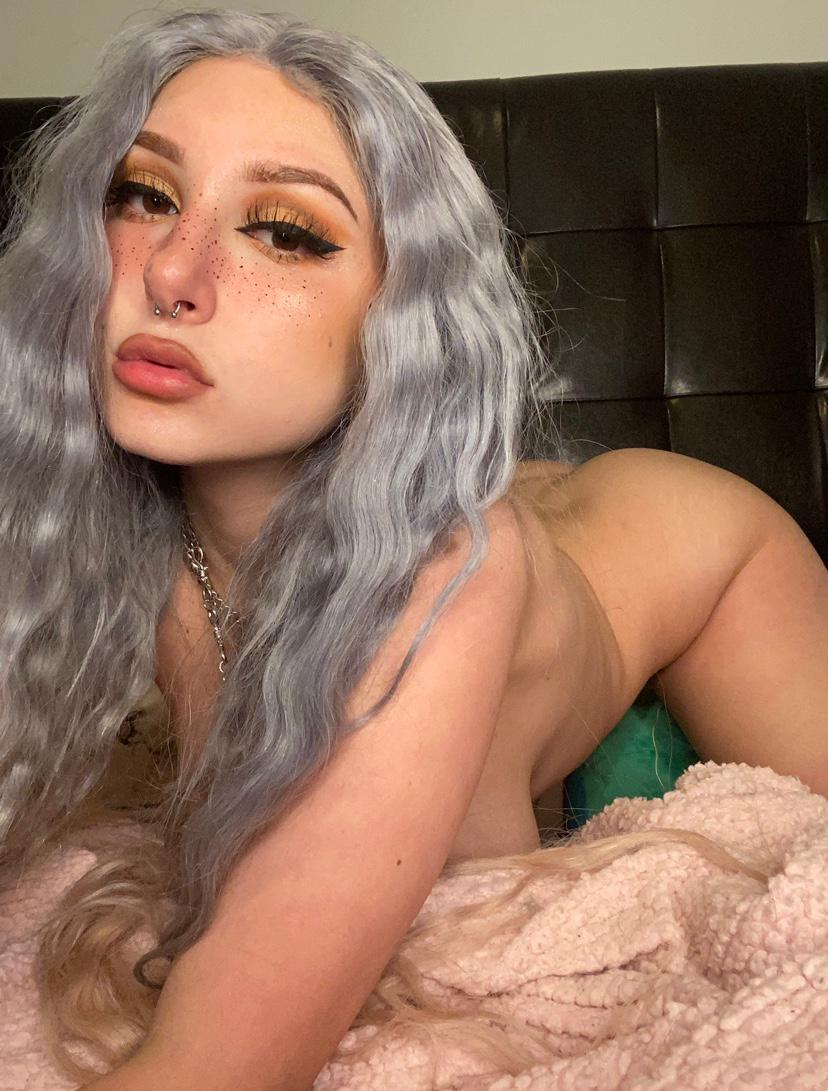 Down for hook up 💦🍑🍆