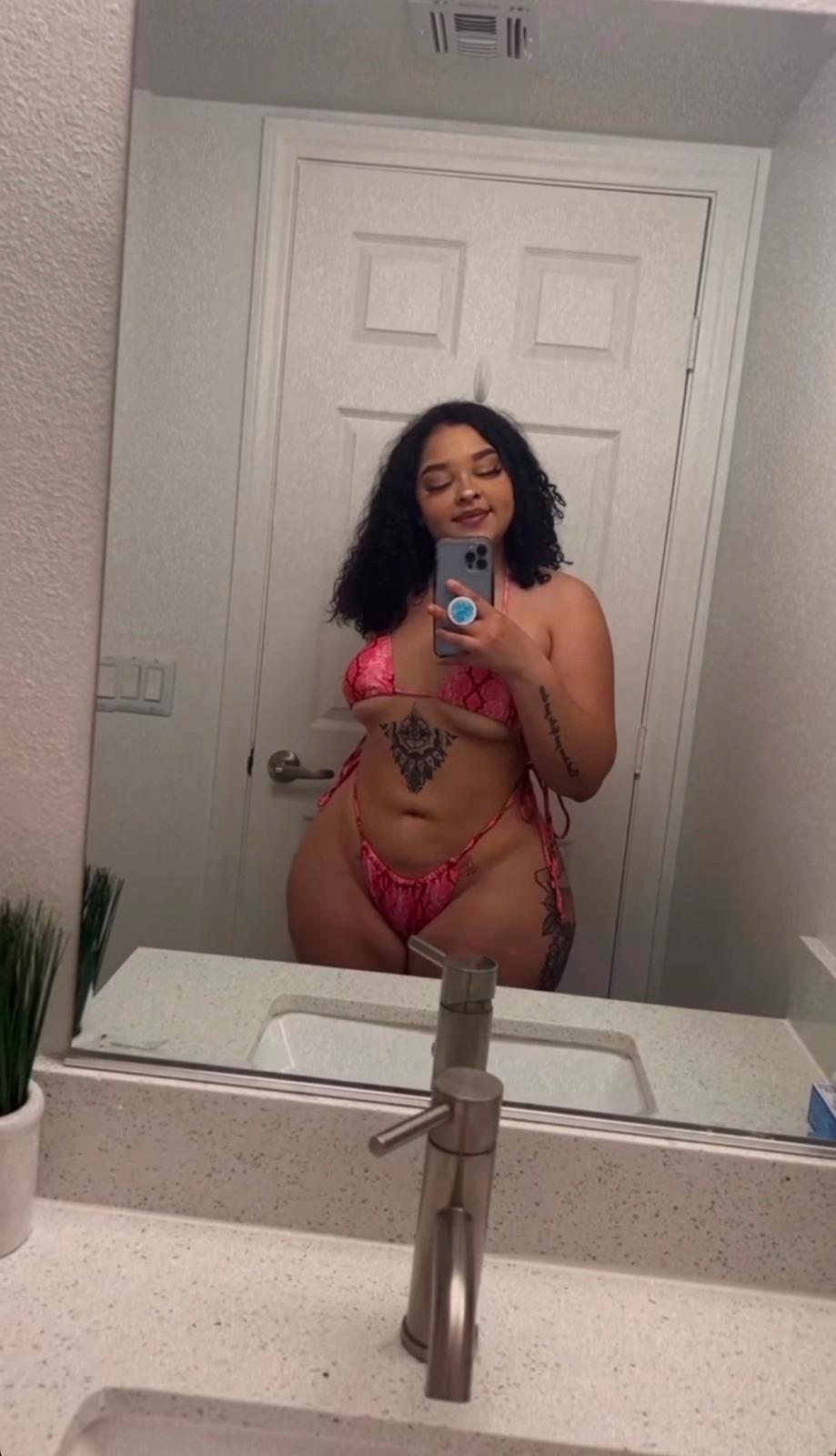 Bad Bitch💦👅but you know I’m Classy😍🤤💯
