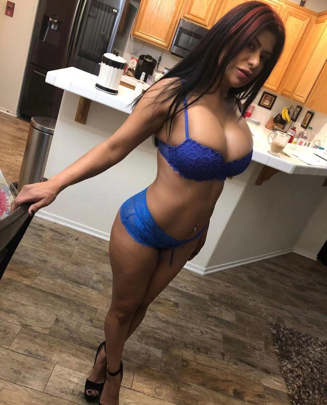 💋 NEW IN OTTAWA DONT MISS OUT SEXY CURVES 🍑🍆INOUT🍆🍑