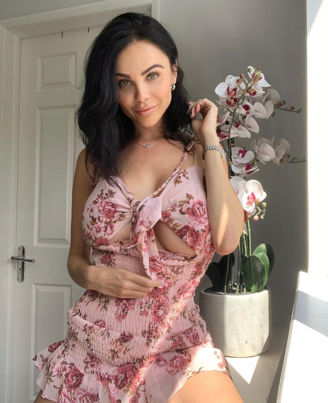 I’m Cheryl,Looking to get freaky🌟On hookup🥵 with Cheryl.SLIDE IN 🍇🇺🇸