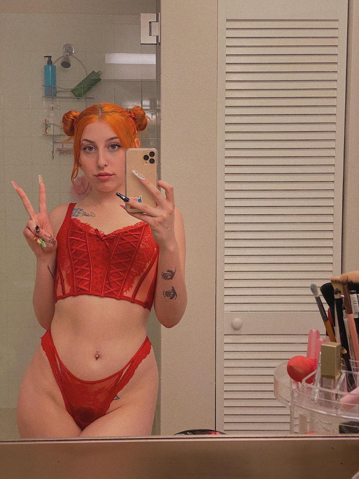 HOOKUP SEXY ASF CHOOSE ME OVER THEM 🥵