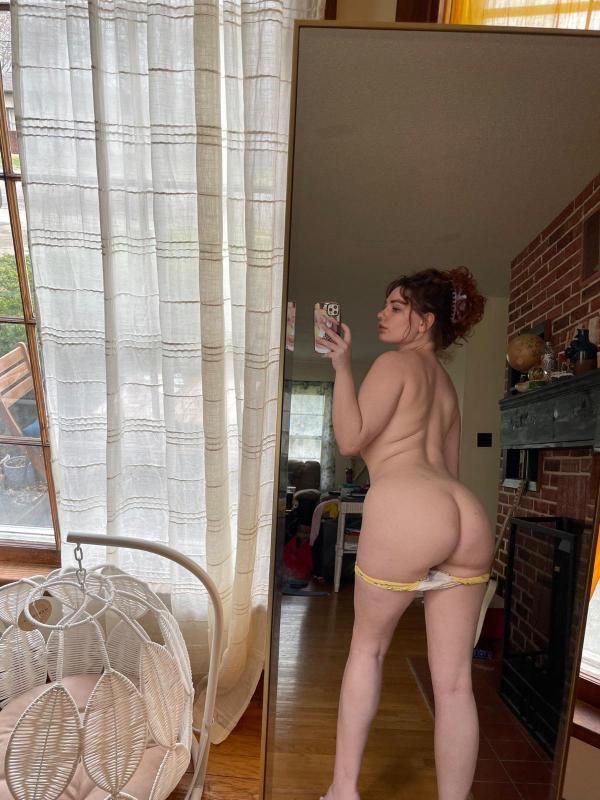I would like to see your cum on my boobs come and get served hot