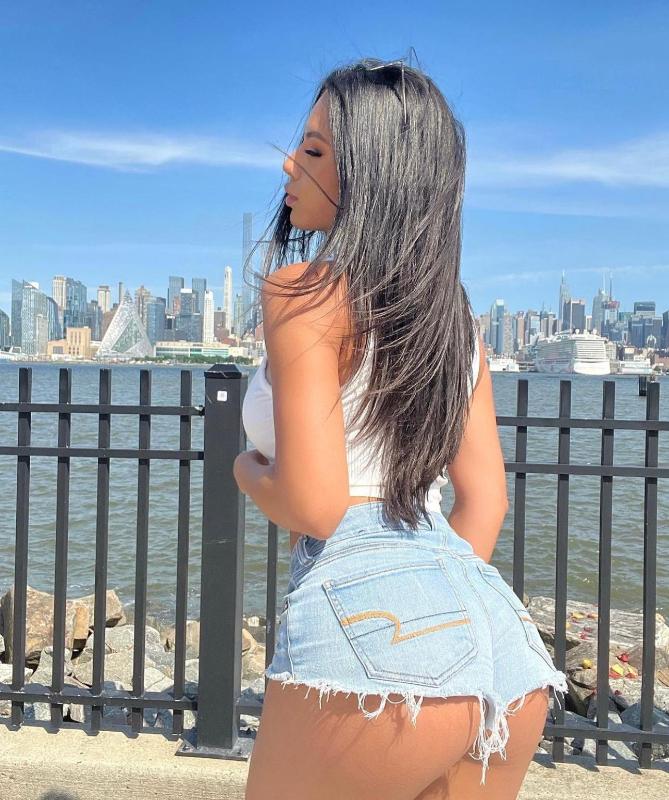 A cute escort available